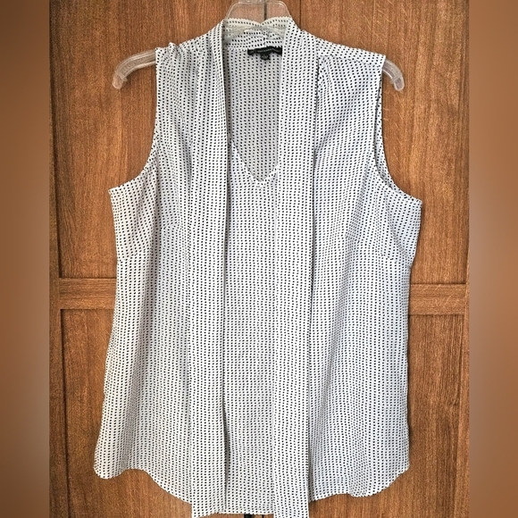 Adrianna Papell Tops - Adrianna Papell Sleeveless Blouse Women (L)